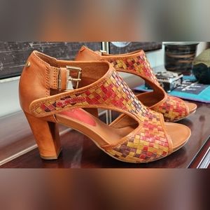 Pikolinos woven leather sandals